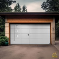 Brama garażowa z drzwiami przejściowymi